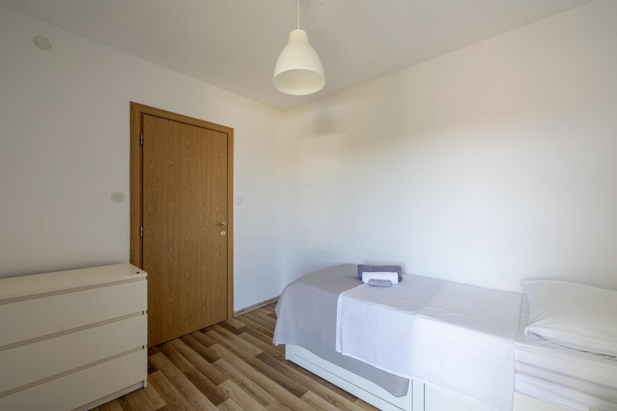 Apartman Under The Rock Split